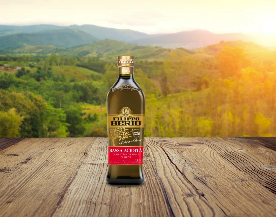 Filippo Berio Mild and Light: Extra Virgin Olive Oil with a maximum natural acidity of 0.3%